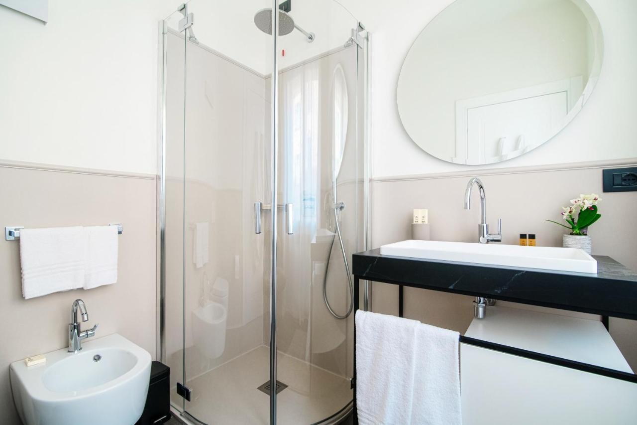In Centro Luxury Rooms Como Exterior foto