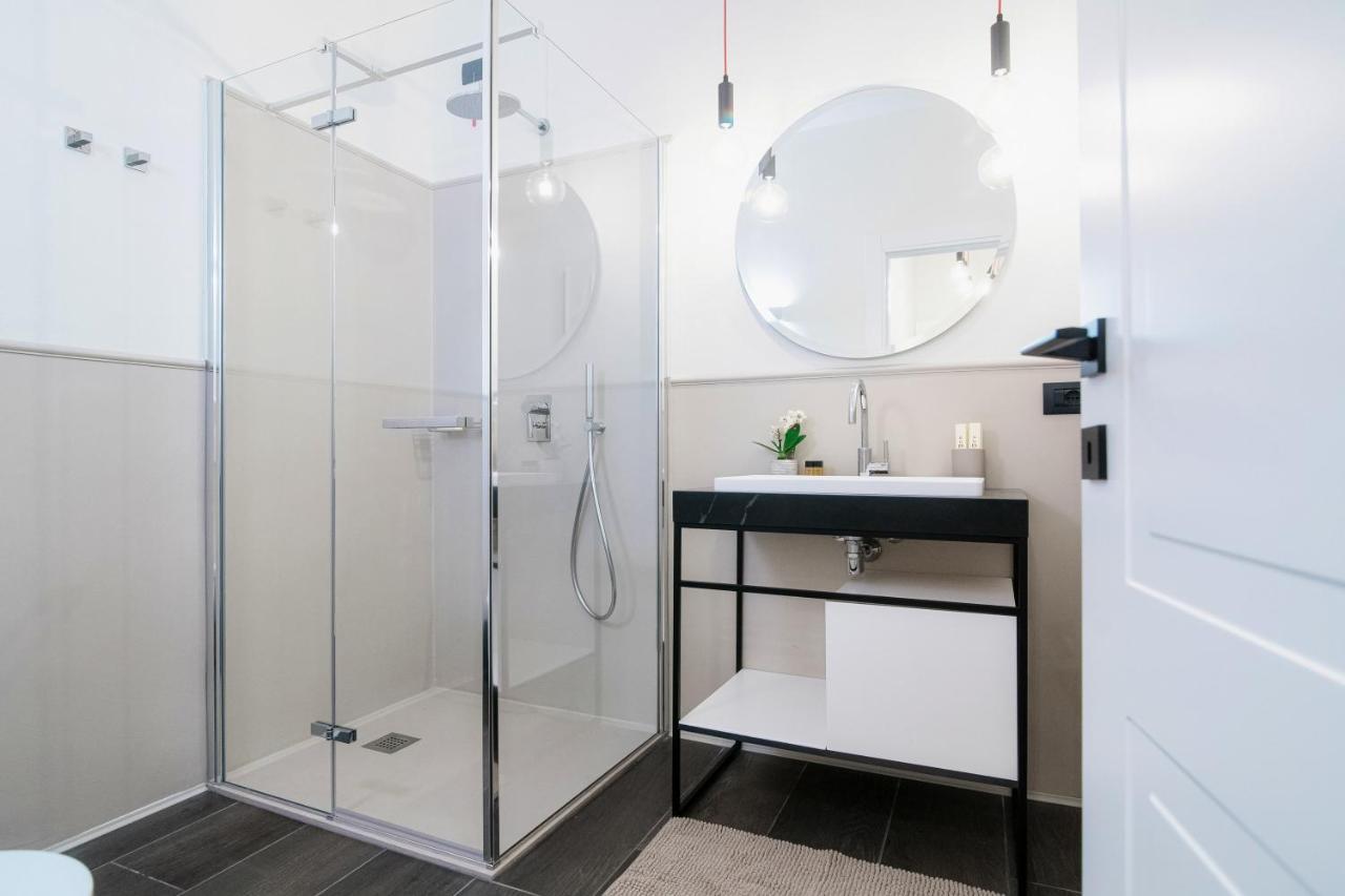 In Centro Luxury Rooms Como Exterior foto